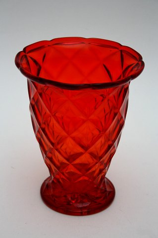 Rubinrød vase, Odin,
Fyens glasværk.